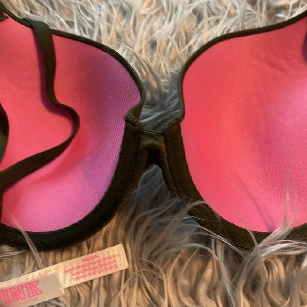 PINK Victoria secret wear‎ everywhere bra